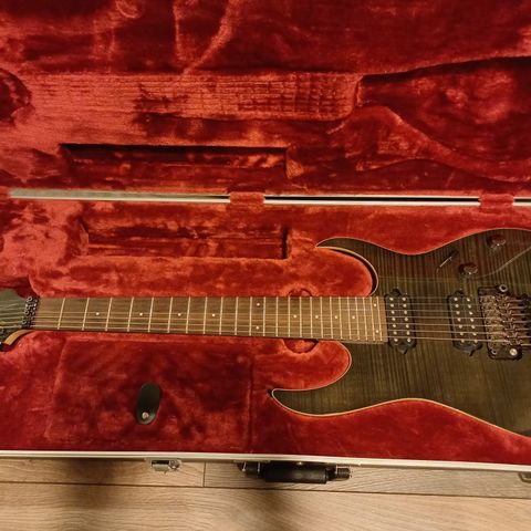 Ibanez Prestige RG3727FZ-BH, 7 strengs gitar.