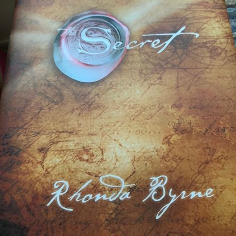 The Secret av  Rhonda Byrne til salgs. 3 deler