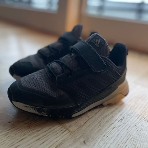 Adidas terex overgangssko, størrelse 30, 17,8cm innersålen