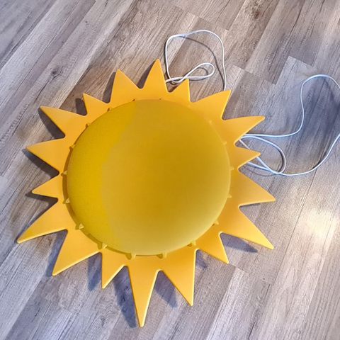Ikea Smila tak eller vegg lampe "sol" til barnerom