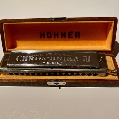 NY PRIS - Hohner Chromonika III munnspill