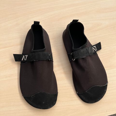 A7 slippers str 2XL