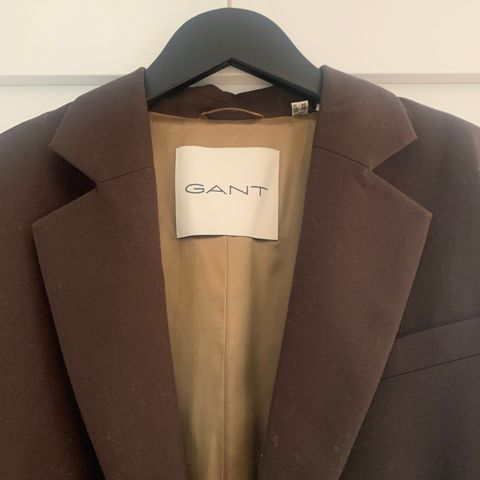 Gant blazer.