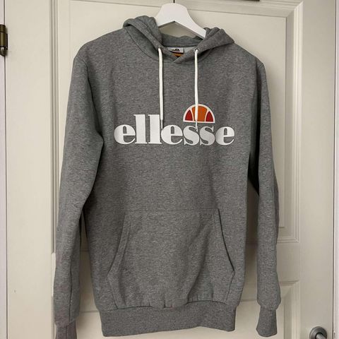 Fin ellesse hettegenser