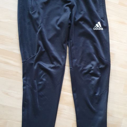 Adidas bukse str. M