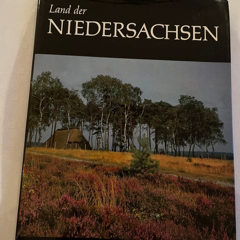 Land der Niedersachsen, Tysk bok
