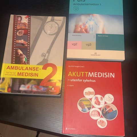 Ambulansefag, diverse bøker