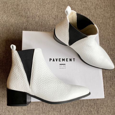 HELT NY Chelsea boots fra Pavement