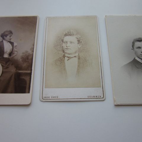 Gamle fotografier (carte de visite). Fotografer: Øwre og Gabrielsen