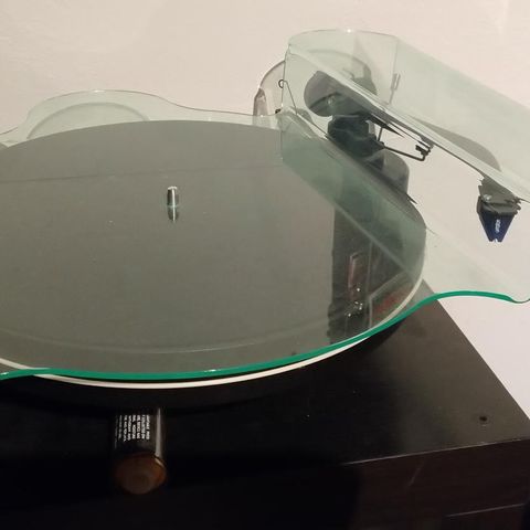 Pro-Ject RPM 1.3 Genie + Ortofon 2M Blue + Cover