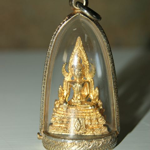 Thai Buddha Amulet-anheng fra et tempel i Phitsanulok, Thailand