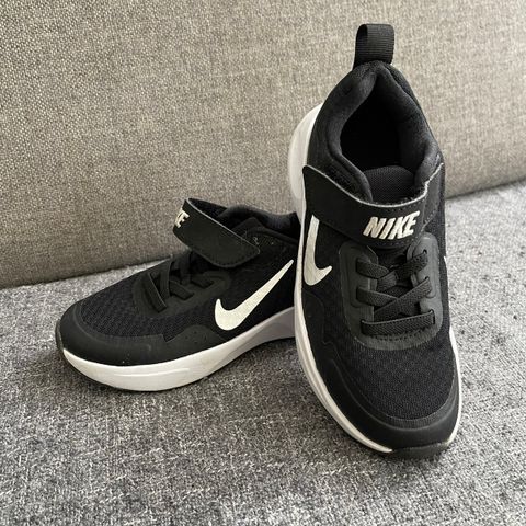 Nike  str. 27,5