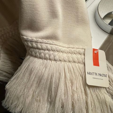 Ny! Rålekkert off white sjal 50% ull med frynser, italiensk design