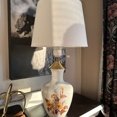 porselen lampe fra Kaiser