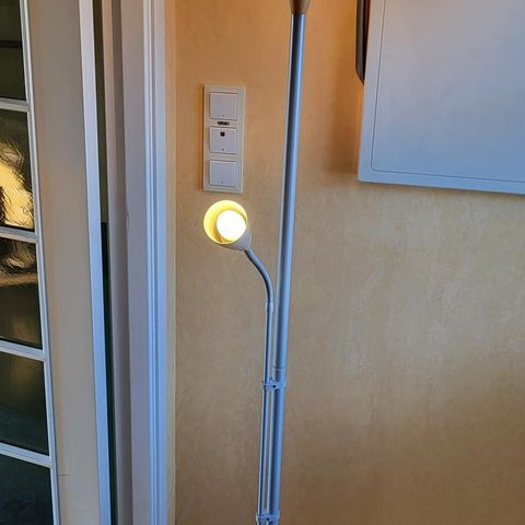 Ikea Stålampe med 2 pærer - mangler kuppel