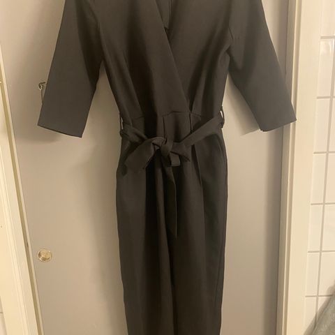 Svart jumpsuit