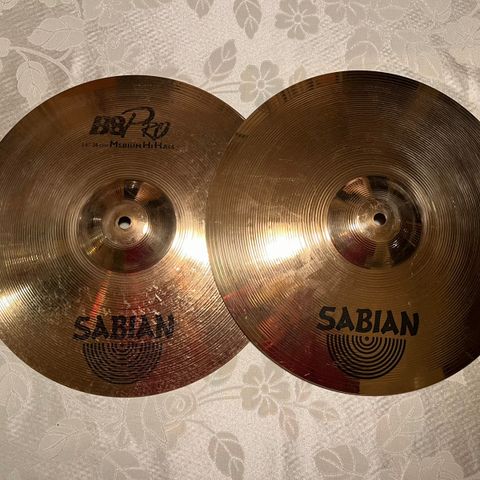 Sabian B8-Pro Cymbaler (14’’ hats, 16’’ crash, 20’’ ride)