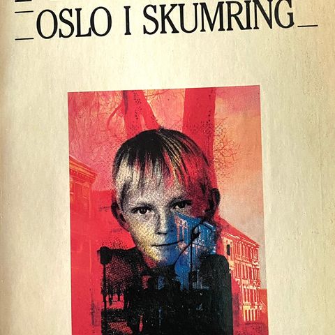 Olav Angell: "Oslo i skumrimng". Roman. Paperback