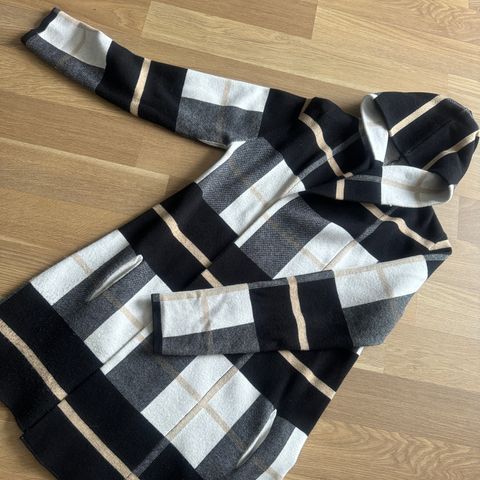 Frank Lyman Cardigan