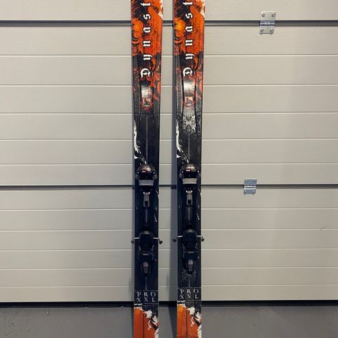 Dynastar Legend Pro - ski med kombibinding