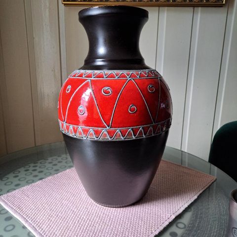 Vase. Bay. W. Germany. 66-40