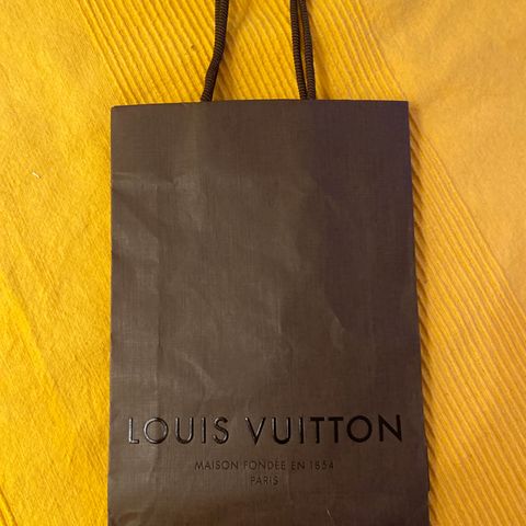 Louis Vuitton pose 19,5x28 cm brun