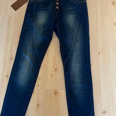 Jeans, Toxik3,  damebukse str. 36.  Ny.