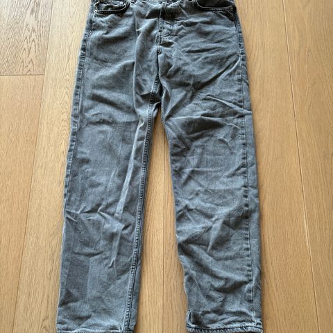 Pent brukt jeans str 31 selges