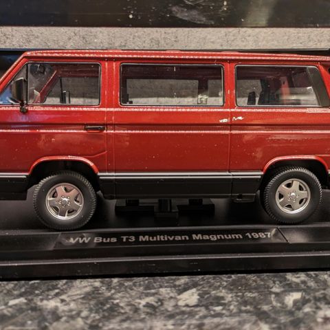 VW Caravell  T3 - burgunder metallic  -  KK-Scale -Limited Edition - 1:18