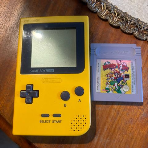 gameboy pocket med spill