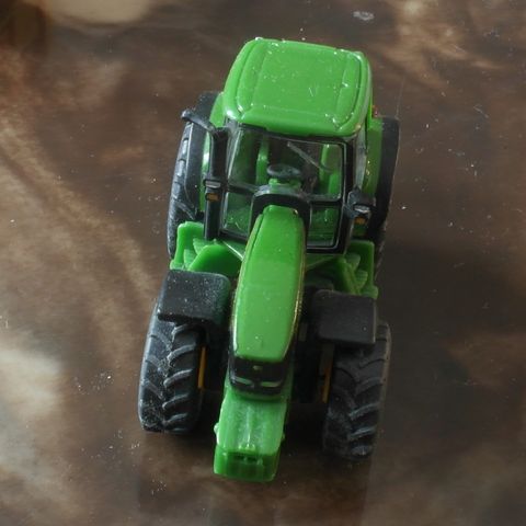 Mini minimodell traktor Siku