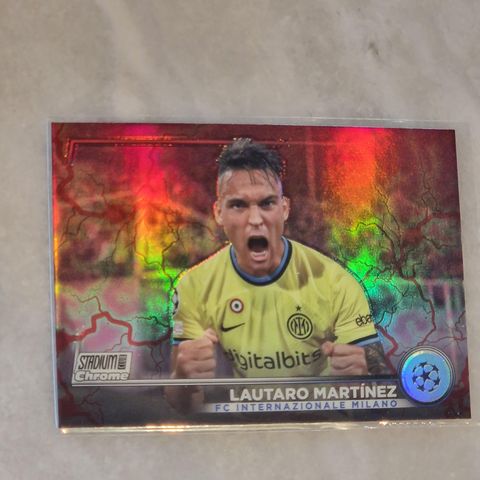 Lautaro Martinez Pink Electric Lightning Internazionale Milano Topps  2023