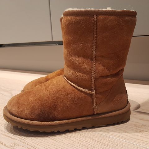 UGG STØVLETTER STR.37