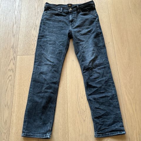 Pent brukt Lee jeans str 32/32 selges