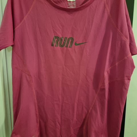 Nike Dri-Fit treningstrøye, str M