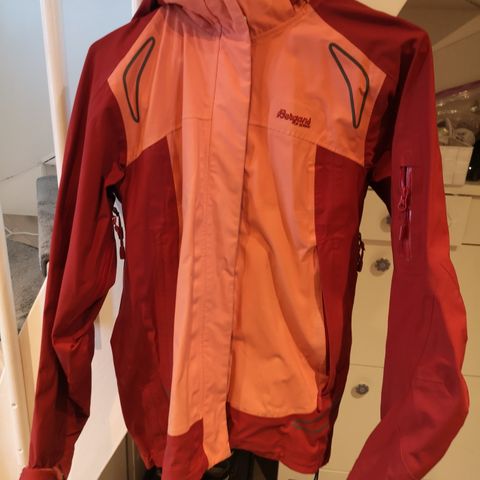 Bergans lady Luster jacket selges