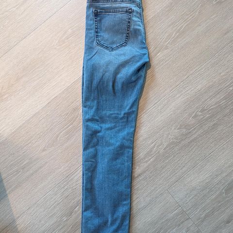 Jeans til gutt str 12-14 år