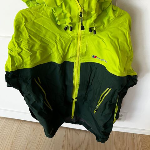 Berghaus skalljakke/ vindjakke Gore tex str L