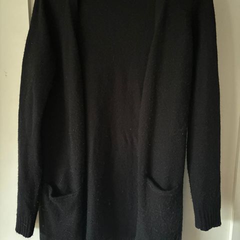 Svart cardigan/jakke fra Vila strl s