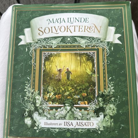 Solvokteren bok av Maja Lunde. Illustrert av Lisa Aisato.