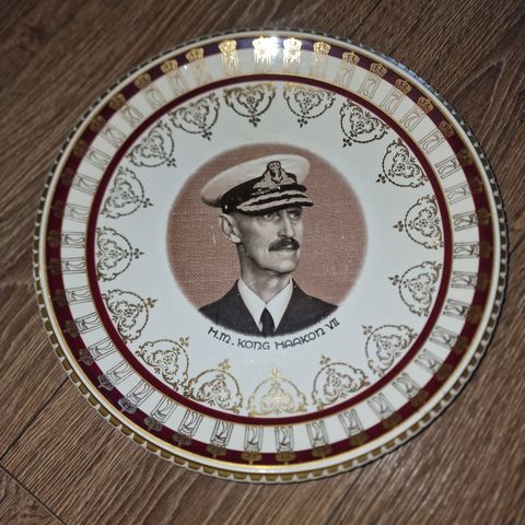 H.M. Kong Haakon VII tallerken