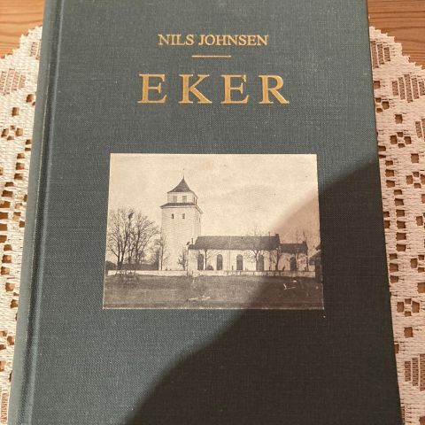 Bok om Eker av Nils Johnsen.