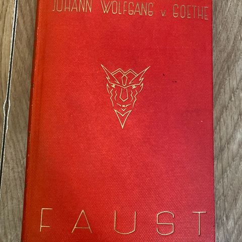 Gammel bok. Goethe. FAUST. 1943.