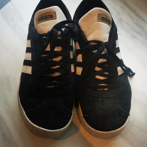 Adidas sko str 44