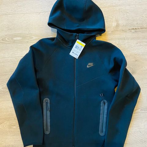 Nike tec fleece jakke, billig!