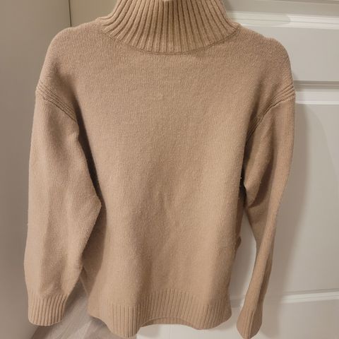 Beige strikket genser fra HM xs