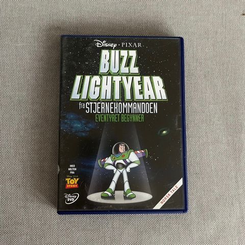 BUZZ LIGHTYEAR fra Stjernekommandoen - Eventyret Begynner (DVD)- Som ny !