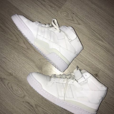 Sko/Sneakers/ Fritids sko Adidas str 42