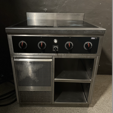 Compact Worker with 4 power hobs