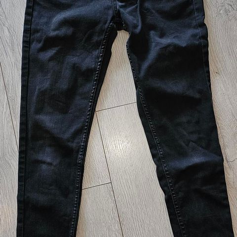 Jeans str 28